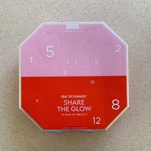 Makeup set- 12 Days of Beauty - Real Techniques